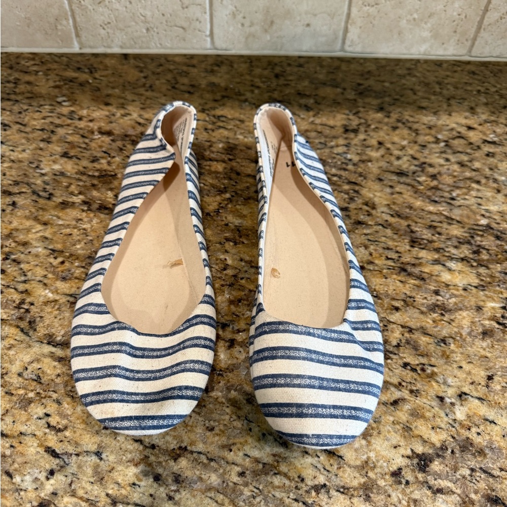 Striped Blue and White Women's Flats
Brand New